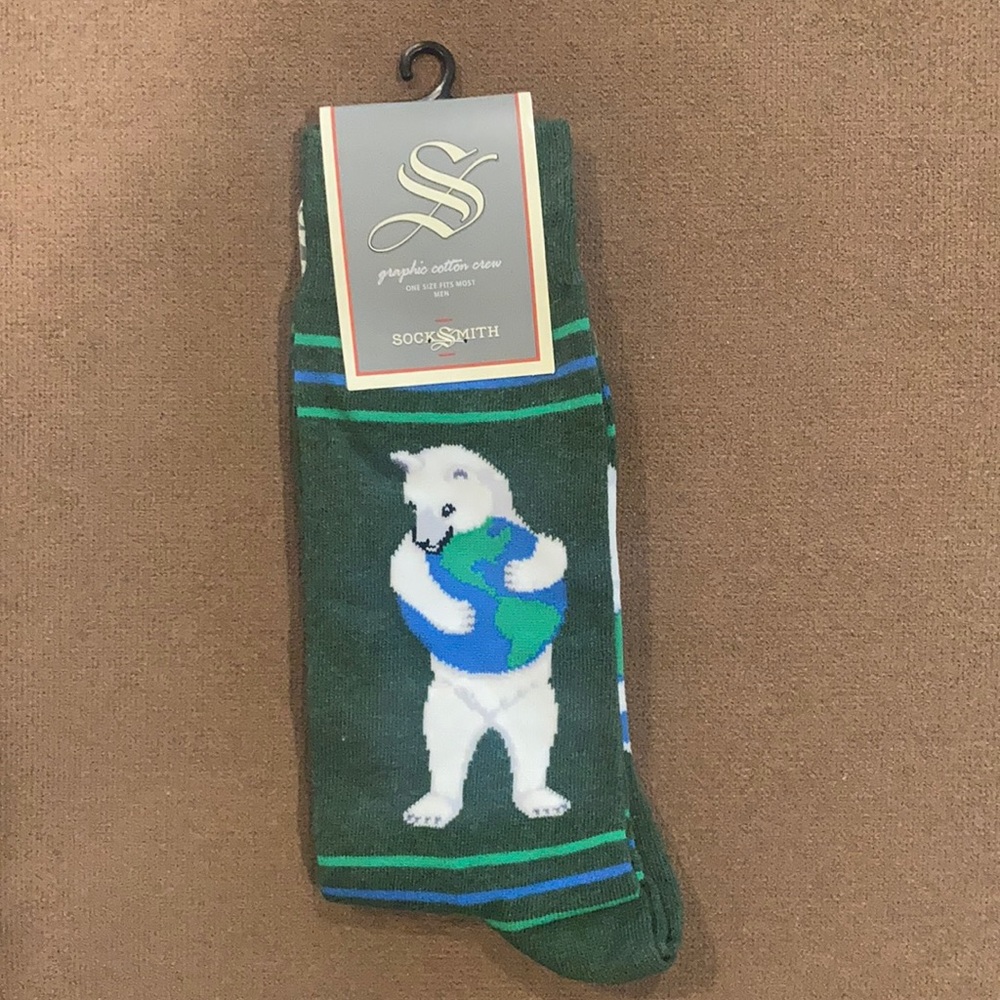 Socksmith Cotton Crew Socks Polar Bear Hugging Earth World Globe